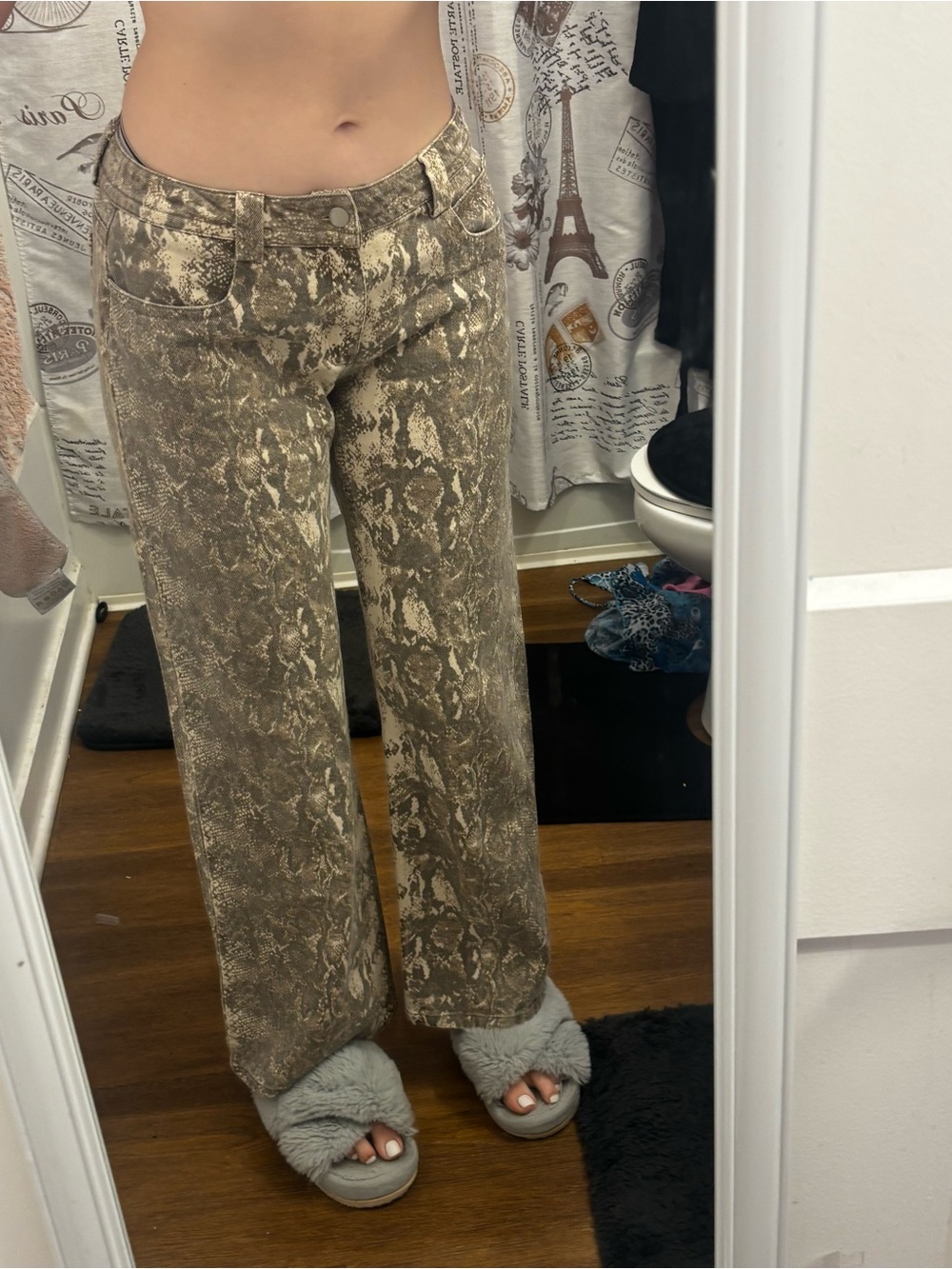 Women’s Snake Print Wide-Leg Jeans in Taupe